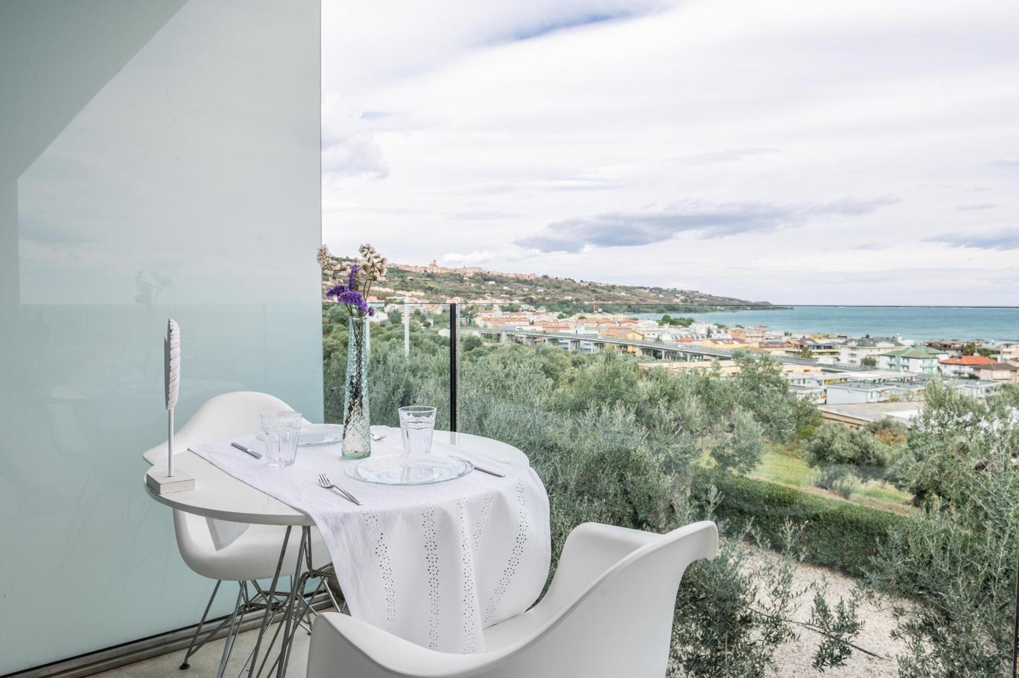 Alkimia Boutique Hotel Vasto Bagian luar foto